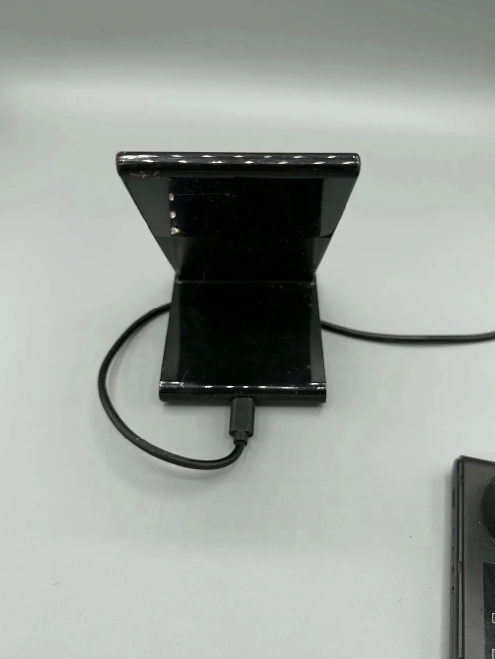 Seneo 3-in-1 magnetic wireless charging station for Apple products